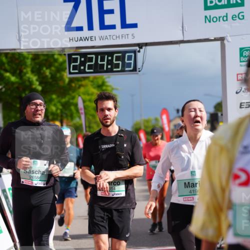 20.09.2026 - PSD Bank Halbmarathon LAZAROV Photography http://msf.ph/oto/10541271 20.09.2026 12:24:58 Ziel 1009, 1033, 1043, 1242, 1439, 1503, 1633, 1654, 1932, 2135, 2207, 2328, 2452, 2596, 2658, 2798, 3510, 3756, 4190, 4663 meine-sportfotos.de