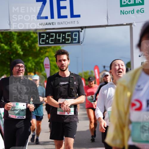20.09.2026 - PSD Bank Halbmarathon LAZAROV Photography http://msf.ph/oto/10541273 20.09.2026 12:24:59 Ziel 1033, 1043, 1242, 1503, 1633, 1654, 1932, 2135, 2207, 2328, 2452, 2596, 2658, 2798, 3510, 3756, 4190, 4663 meine-sportfotos.de