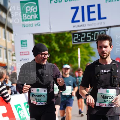 20.09.2026 - PSD Bank Halbmarathon LAZAROV Photography http://msf.ph/oto/10541279 20.09.2026 12:24:59 Ziel 1033, 1043, 1242, 1503, 1633, 1654, 1932, 2135, 2207, 2328, 2452, 2596, 2658, 2798, 3510, 3756, 4190, 4663 meine-sportfotos.de