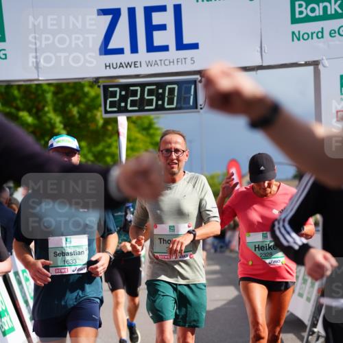 20.09.2026 - PSD Bank Halbmarathon LAZAROV Photography http://msf.ph/oto/10541285 20.09.2026 12:25:00 Ziel 1033, 1043, 1134, 1242, 1503, 1633, 1654, 1932, 2135, 2207, 2294, 2328, 2452, 2596, 2658, 2798, 3510, 3756, 4190, 4663 meine-sportfotos.de