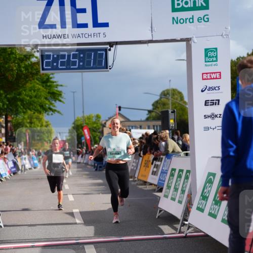 20.09.2026 - PSD Bank Halbmarathon LAZAROV Photography http://msf.ph/oto/10541315 20.09.2026 12:25:17 Ziel 3061, 3556 meine-sportfotos.de