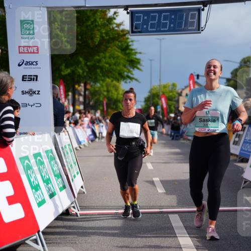 20.09.2026 - PSD Bank Halbmarathon LAZAROV Photography http://msf.ph/oto/10541327 20.09.2026 12:25:19 Ziel 2045, 3061, 3556, 3924 meine-sportfotos.de