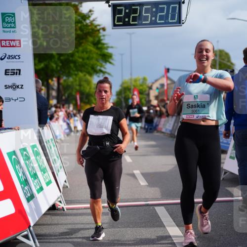 20.09.2026 - PSD Bank Halbmarathon LAZAROV Photography http://msf.ph/oto/10541334 20.09.2026 12:25:19 Ziel 2045, 3061, 3556, 3924 meine-sportfotos.de