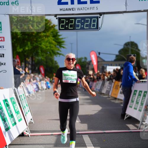 20.09.2026 - PSD Bank Halbmarathon LAZAROV Photography http://msf.ph/oto/10541336 20.09.2026 12:25:28 Ziel 2045, 3924, 4725 meine-sportfotos.de