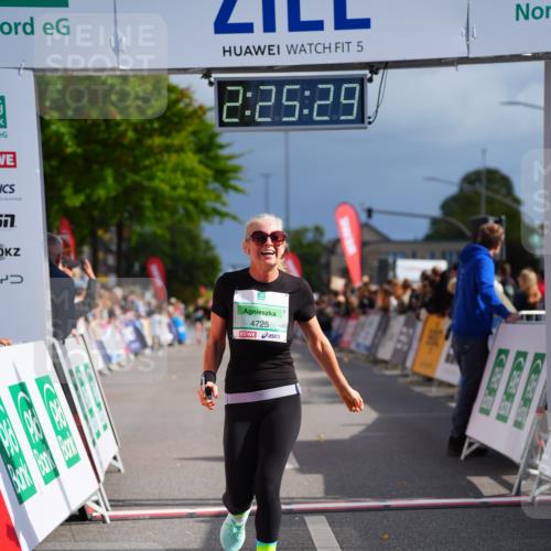 20.09.2026 - PSD Bank Halbmarathon LAZAROV Photography http://msf.ph/oto/10541338 20.09.2026 12:25:28 Ziel 2045, 3924, 4725 meine-sportfotos.de