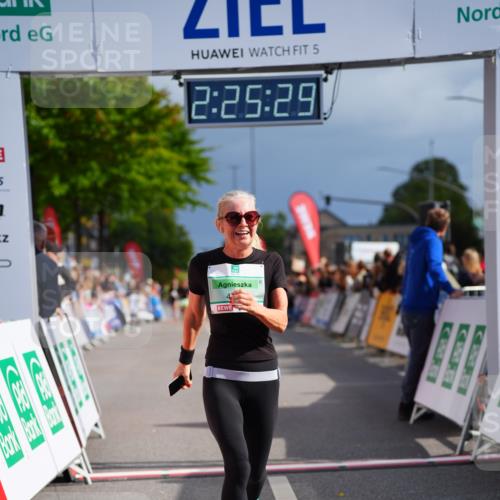 20.09.2026 - PSD Bank Halbmarathon LAZAROV Photography http://msf.ph/oto/10541340 20.09.2026 12:25:28 Ziel 2045, 3924, 4725 meine-sportfotos.de