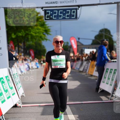 20.09.2026 - PSD Bank Halbmarathon LAZAROV Photography http://msf.ph/oto/10541342 20.09.2026 12:25:28 Ziel 2045, 3924, 4725 meine-sportfotos.de