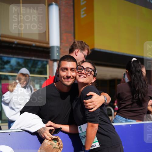 20.09.2026 - PSD Bank Halbmarathon LAZAROV Photography http://msf.ph/oto/10541352 20.09.2026 12:25:33 Ziel 4725 meine-sportfotos.de