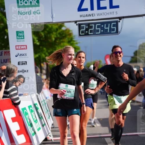 20.09.2026 - PSD Bank Halbmarathon LAZAROV Photography http://msf.ph/oto/10541409 20.09.2026 12:25:45 Ziel 1652, 1798, 2216, 2287, 2507, 2953, 2954, 3242, 3666, 3873, 4749 meine-sportfotos.de