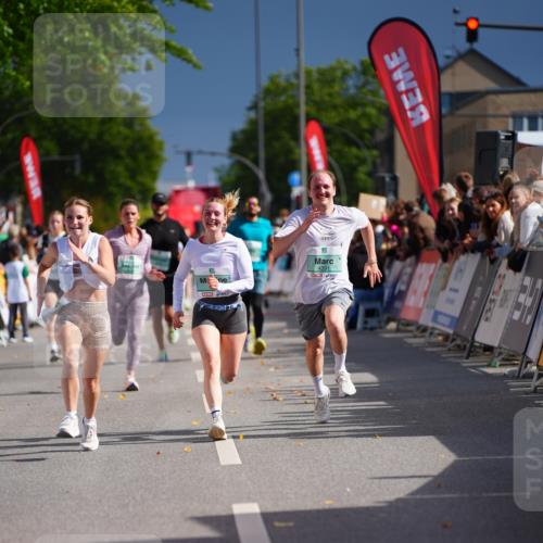 20.09.2026 - PSD Bank Halbmarathon LAZAROV Photography http://msf.ph/oto/10541453 20.09.2026 12:25:54 Ziel 2287, 4390, 4391, 4392, 4588 meine-sportfotos.de
