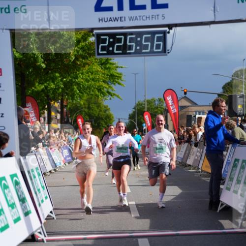 20.09.2026 - PSD Bank Halbmarathon LAZAROV Photography http://msf.ph/oto/10541458 20.09.2026 12:25:55 Ziel 4390, 4391, 4392, 4588 meine-sportfotos.de