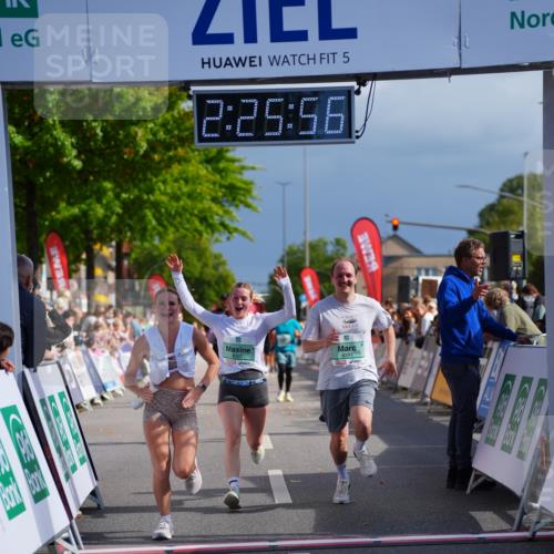 20.09.2026 - PSD Bank Halbmarathon LAZAROV Photography http://msf.ph/oto/10541466 20.09.2026 12:25:55 Ziel 4390, 4391, 4392, 4588 meine-sportfotos.de