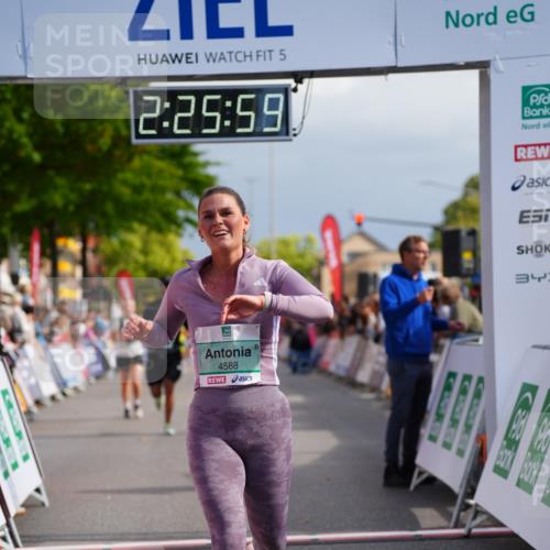20.09.2026 - PSD Bank Halbmarathon LAZAROV Photography http://msf.ph/oto/10541502 20.09.2026 12:25:59 Ziel 2824, 3900, 4390, 4391, 4392, 4588 meine-sportfotos.de