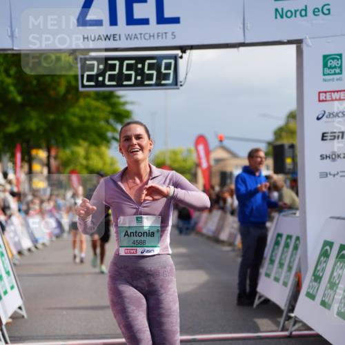 20.09.2026 - PSD Bank Halbmarathon LAZAROV Photography http://msf.ph/oto/10541504 20.09.2026 12:25:59 Ziel 2824, 3900, 4390, 4391, 4392, 4588 meine-sportfotos.de