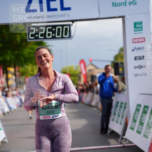 20.09.2026 - PSD Bank Halbmarathon LAZAROV Photography http://msf.ph/oto/10541515 20.09.2026 12:25:59 Ziel 2824, 3900, 4390, 4391, 4392, 4588 meine-sportfotos.de