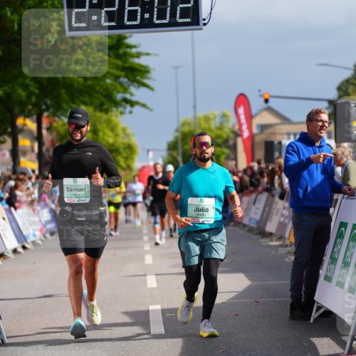 20.09.2026 - PSD Bank Halbmarathon LAZAROV Photography http://msf.ph/oto/10541525 20.09.2026 12:26:02 Ziel 1259, 2824, 3900, 4390, 4391, 4392, 4588 meine-sportfotos.de