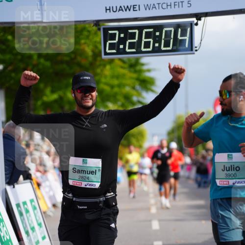 20.09.2026 - PSD Bank Halbmarathon LAZAROV Photography http://msf.ph/oto/10541552 20.09.2026 12:26:03 Ziel 1259, 2824, 3900, 4390, 4391, 4392, 4588 meine-sportfotos.de