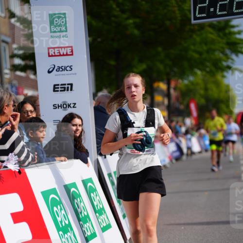 20.09.2026 - PSD Bank Halbmarathon LAZAROV Photography http://msf.ph/oto/10541561 20.09.2026 12:26:05 Ziel 1259, 2824, 3900, 4588, 4736 meine-sportfotos.de
