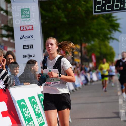 20.09.2026 - PSD Bank Halbmarathon LAZAROV Photography http://msf.ph/oto/10541571 20.09.2026 12:26:06 Ziel 1259, 1914, 2824, 3900, 4588, 4736 meine-sportfotos.de