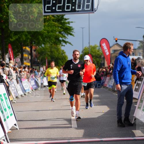 20.09.2026 - PSD Bank Halbmarathon LAZAROV Photography http://msf.ph/oto/10541573 20.09.2026 12:26:07 Ziel 1259, 1914, 2824, 3900, 4736 meine-sportfotos.de