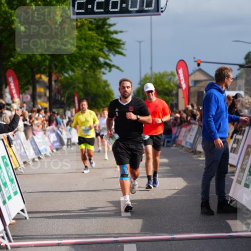 20.09.2026 - PSD Bank Halbmarathon LAZAROV Photography http://msf.ph/oto/10541578 20.09.2026 12:26:08 Ziel 1259, 1914, 2824, 3900, 4736 meine-sportfotos.de
