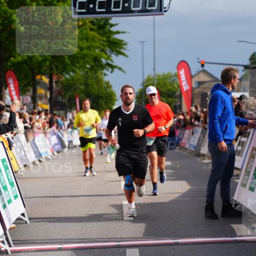 20.09.2026 - PSD Bank Halbmarathon LAZAROV Photography http://msf.ph/oto/10541580 20.09.2026 12:26:08 Ziel 1259, 1914, 2824, 3900, 4736 meine-sportfotos.de