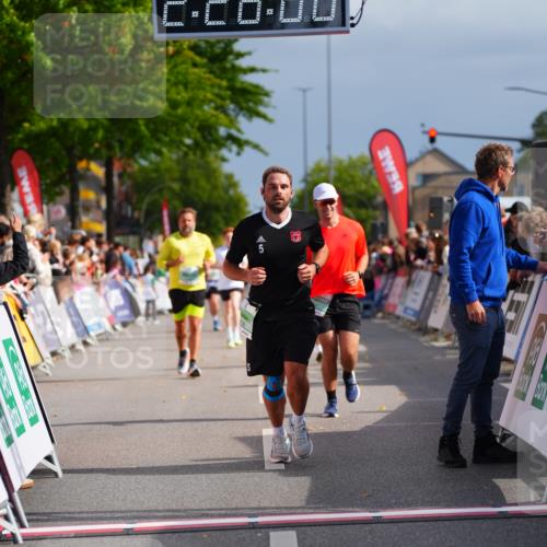 20.09.2026 - PSD Bank Halbmarathon LAZAROV Photography http://msf.ph/oto/10541582 20.09.2026 12:26:08 Ziel 1259, 1914, 2824, 3900, 4736 meine-sportfotos.de