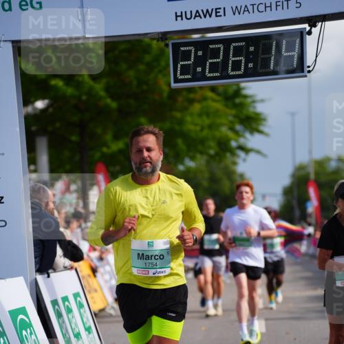 20.09.2026 - PSD Bank Halbmarathon LAZAROV Photography http://msf.ph/oto/10541611 20.09.2026 12:26:13 Ziel 1259, 1754, 1807, 1914, 2477, 4736 meine-sportfotos.de