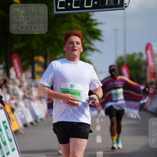 20.09.2026 - PSD Bank Halbmarathon LAZAROV Photography http://msf.ph/oto/10541624 20.09.2026 12:26:16 Ziel 1477, 1754, 1807, 1914, 2477, 3693, 3694, 4192, 4736 meine-sportfotos.de