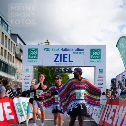 20.09.2026 - PSD Bank Halbmarathon LAZAROV Photography http://msf.ph/oto/10541645 20.09.2026 12:26:21 Ziel 1202, 1477, 1754, 1807, 2477, 3693, 3694, 4192, 4216 meine-sportfotos.de