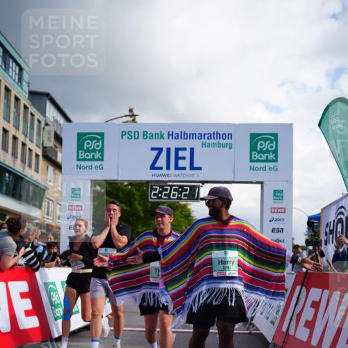 20.09.2026 - PSD Bank Halbmarathon LAZAROV Photography http://msf.ph/oto/10541647 20.09.2026 12:26:21 Ziel 1202, 1477, 1754, 1807, 2477, 3693, 3694, 4192, 4216 meine-sportfotos.de