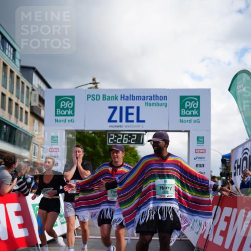 20.09.2026 - PSD Bank Halbmarathon LAZAROV Photography http://msf.ph/oto/10541650 20.09.2026 12:26:21 Ziel 1202, 1477, 1754, 1807, 2477, 3693, 3694, 4192, 4216 meine-sportfotos.de