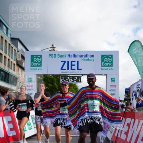 20.09.2026 - PSD Bank Halbmarathon LAZAROV Photography http://msf.ph/oto/10541652 20.09.2026 12:26:21 Ziel 1202, 1477, 1754, 1807, 2477, 3693, 3694, 4192, 4216 meine-sportfotos.de