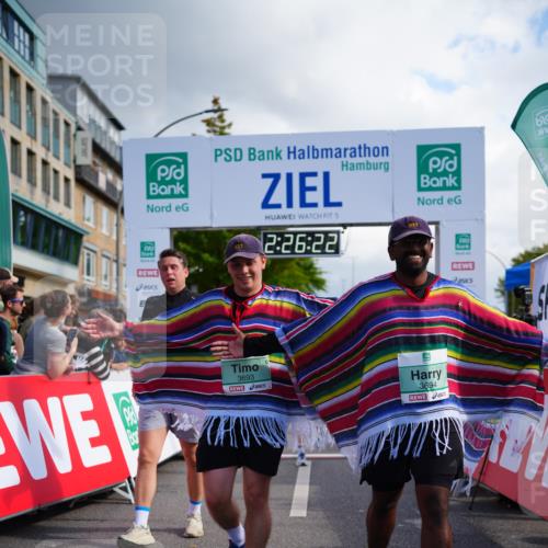 20.09.2026 - PSD Bank Halbmarathon LAZAROV Photography http://msf.ph/oto/10541654 20.09.2026 12:26:22 Ziel 1202, 1477, 1807, 3693, 3694, 4192, 4216 meine-sportfotos.de