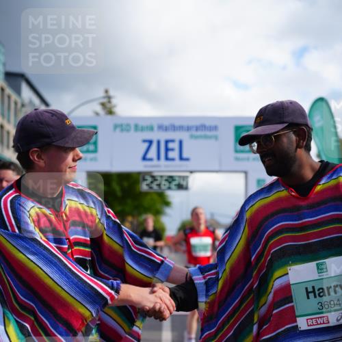 20.09.2026 - PSD Bank Halbmarathon LAZAROV Photography http://msf.ph/oto/10541660 20.09.2026 12:26:23 Ziel 1202, 1477, 1807, 3693, 3694, 4192, 4216 meine-sportfotos.de