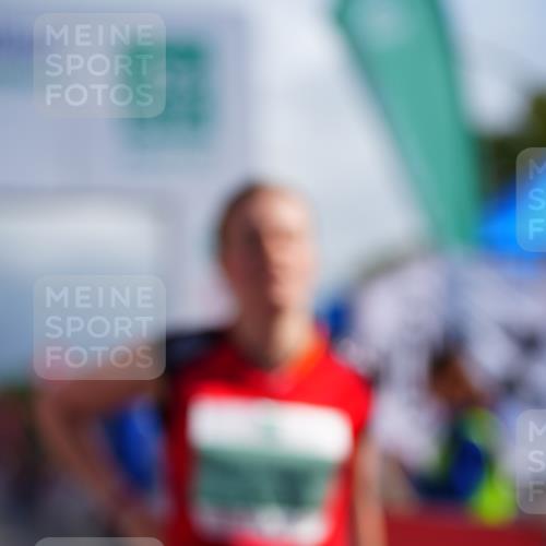 20.09.2026 - PSD Bank Halbmarathon LAZAROV Photography http://msf.ph/oto/10541674 20.09.2026 12:26:28 Ziel 1202, 4192, 4216 meine-sportfotos.de