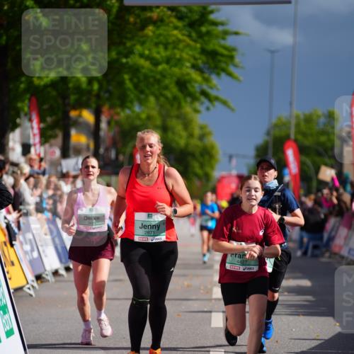 20.09.2026 - PSD Bank Halbmarathon LAZAROV Photography http://msf.ph/oto/10541717 20.09.2026 12:26:40 Ziel 1844, 2871, 3821, 4427, 4584 meine-sportfotos.de