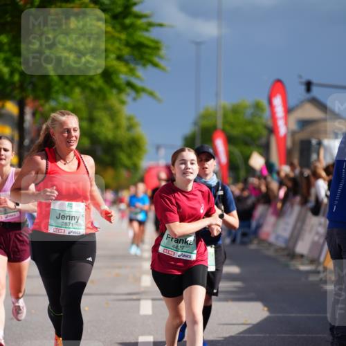 20.09.2026 - PSD Bank Halbmarathon LAZAROV Photography http://msf.ph/oto/10541720 20.09.2026 12:26:41 Ziel 1113, 1231, 1844, 2871, 3821, 4427, 4584 meine-sportfotos.de