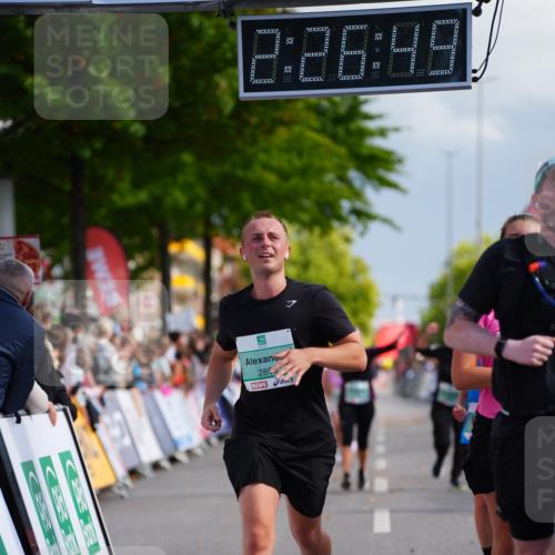 20.09.2026 - PSD Bank Halbmarathon LAZAROV Photography http://msf.ph/oto/10541788 20.09.2026 12:26:48 Ziel 1113, 1231, 1345, 1471, 1844, 2039, 2858, 2871, 3821, 4427 meine-sportfotos.de
