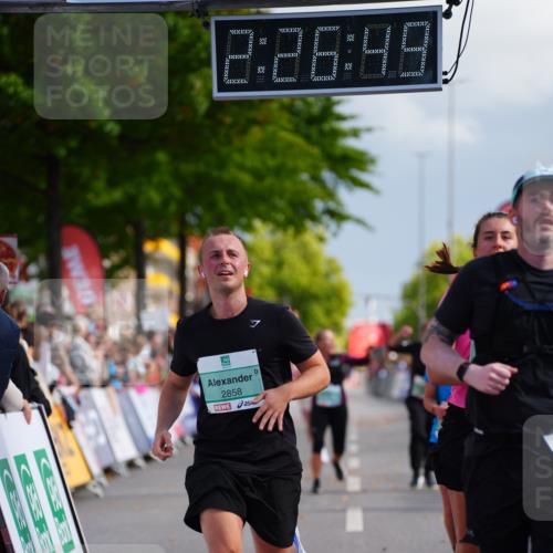 20.09.2026 - PSD Bank Halbmarathon LAZAROV Photography http://msf.ph/oto/10541790 20.09.2026 12:26:49 Ziel 1113, 1231, 1345, 1471, 1738, 1844, 2021, 2039, 2858, 2871, 3821, 4427 meine-sportfotos.de