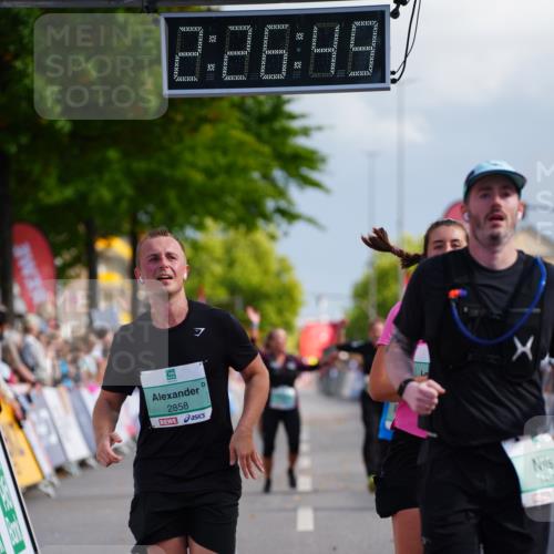 20.09.2026 - PSD Bank Halbmarathon LAZAROV Photography http://msf.ph/oto/10541792 20.09.2026 12:26:49 Ziel 1113, 1231, 1345, 1471, 1738, 1844, 2021, 2039, 2858, 2871, 3821, 4427 meine-sportfotos.de