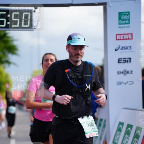 20.09.2026 - PSD Bank Halbmarathon LAZAROV Photography http://msf.ph/oto/10541794 20.09.2026 12:26:49 Ziel 1113, 1231, 1345, 1471, 1738, 1844, 2021, 2039, 2858, 2871, 3821, 4427 meine-sportfotos.de