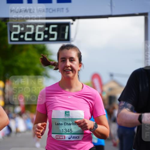 20.09.2026 - PSD Bank Halbmarathon LAZAROV Photography http://msf.ph/oto/10541803 20.09.2026 12:26:50 Ziel 1113, 1231, 1345, 1471, 1738, 1844, 2021, 2039, 2858, 3821 meine-sportfotos.de