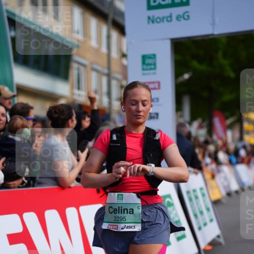 20.09.2026 - PSD Bank Halbmarathon LAZAROV Photography http://msf.ph/oto/10541870 20.09.2026 12:26:59 Ziel 1738, 2021, 2295, 2538 meine-sportfotos.de