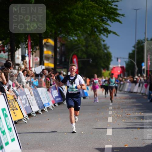 20.09.2026 - PSD Bank Halbmarathon LAZAROV Photography http://msf.ph/oto/10541888 20.09.2026 12:27:10 Ziel 1480 meine-sportfotos.de