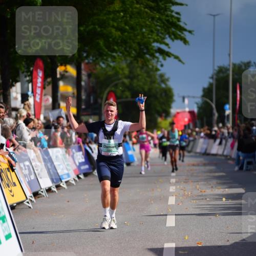 20.09.2026 - PSD Bank Halbmarathon LAZAROV Photography http://msf.ph/oto/10541893 20.09.2026 12:27:11 Ziel 1480 meine-sportfotos.de