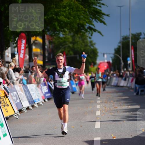 20.09.2026 - PSD Bank Halbmarathon LAZAROV Photography http://msf.ph/oto/10541898 20.09.2026 12:27:11 Ziel 1480 meine-sportfotos.de