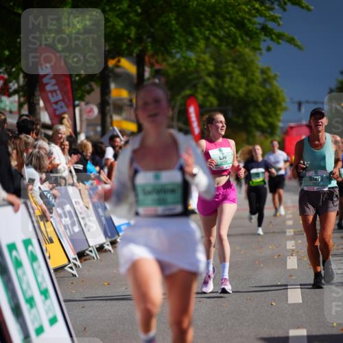 20.09.2026 - PSD Bank Halbmarathon LAZAROV Photography http://msf.ph/oto/10541942 20.09.2026 12:27:20 Ziel 1480, 1667, 2839, 3294 meine-sportfotos.de