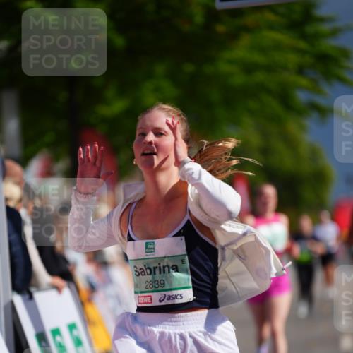 20.09.2026 - PSD Bank Halbmarathon LAZAROV Photography http://msf.ph/oto/10541950 20.09.2026 12:27:21 Ziel 1480, 1667, 2839, 3294 meine-sportfotos.de