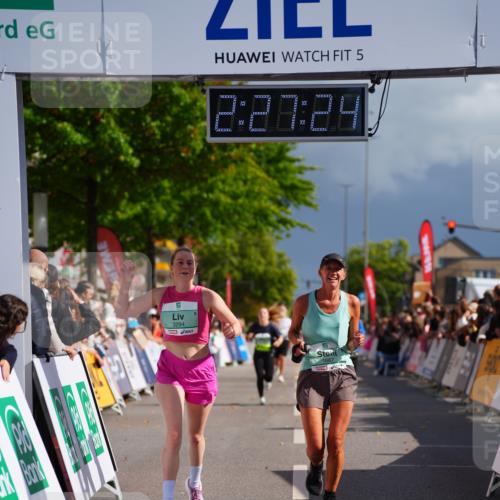 20.09.2026 - PSD Bank Halbmarathon LAZAROV Photography http://msf.ph/oto/10541968 20.09.2026 12:27:24 Ziel 1667, 2839, 3294 meine-sportfotos.de